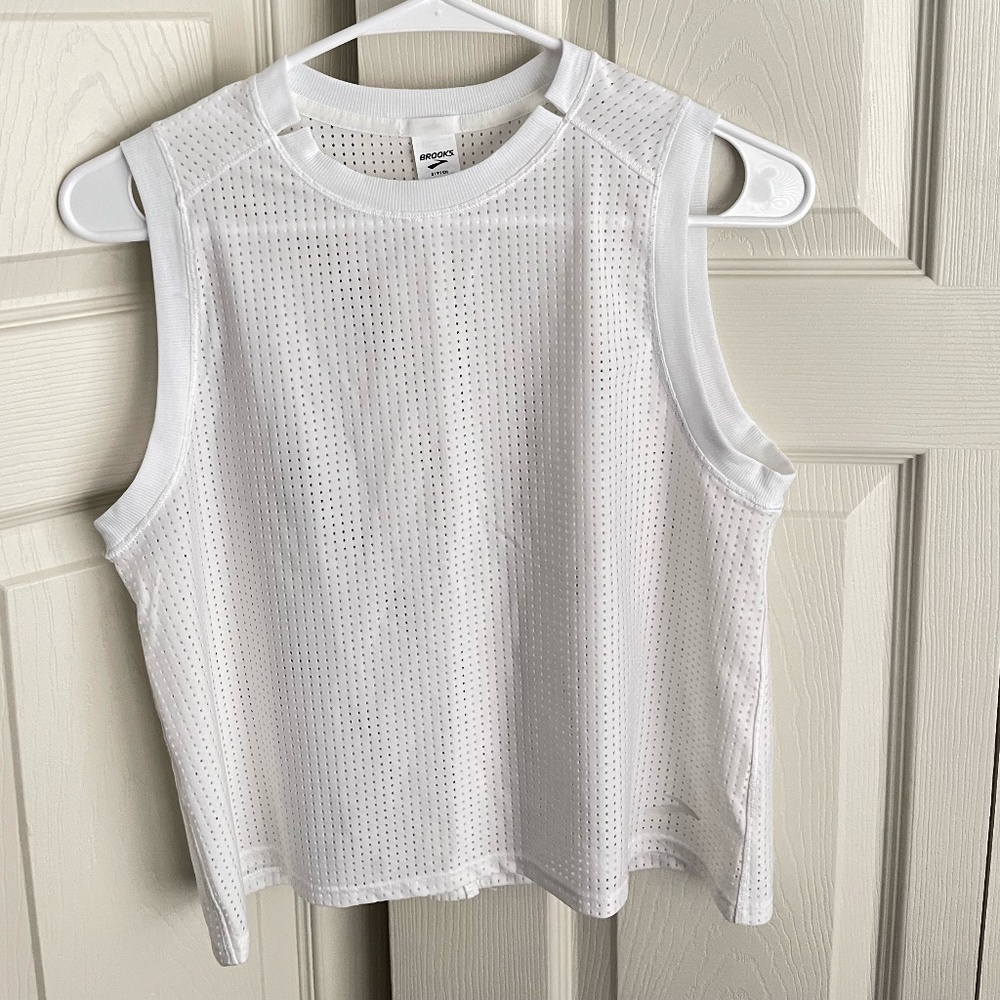 Brooks women's white, cropped, mesh, sleeveless athletic tank top.  D